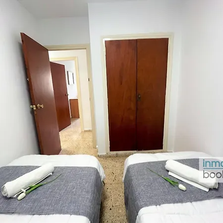 Pineda 3 ,climatizado,piscina Y A 130m De La Playa Apartment